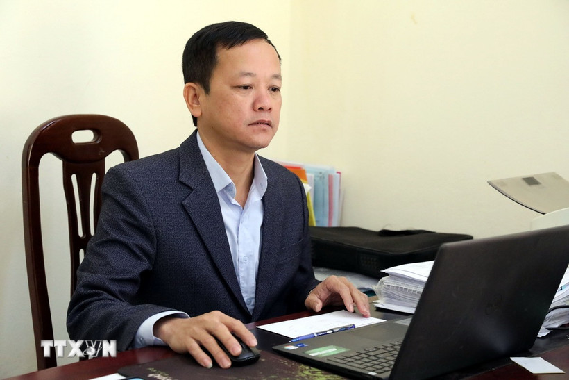 Chủ tịch Ủy ban Mặt trận Tổ quốc Việt Nam xã Vân Nham (Lạng Sơn) Phạm Trọng Nghĩa đồng tình với quan điểm tiếp tục khẳng định vai trò của sức mạnh khối đại đoàn kết toàn dân tộc trong giai đoạn phát triển mới. (Ảnh: Văn Đạt/TTXVN)