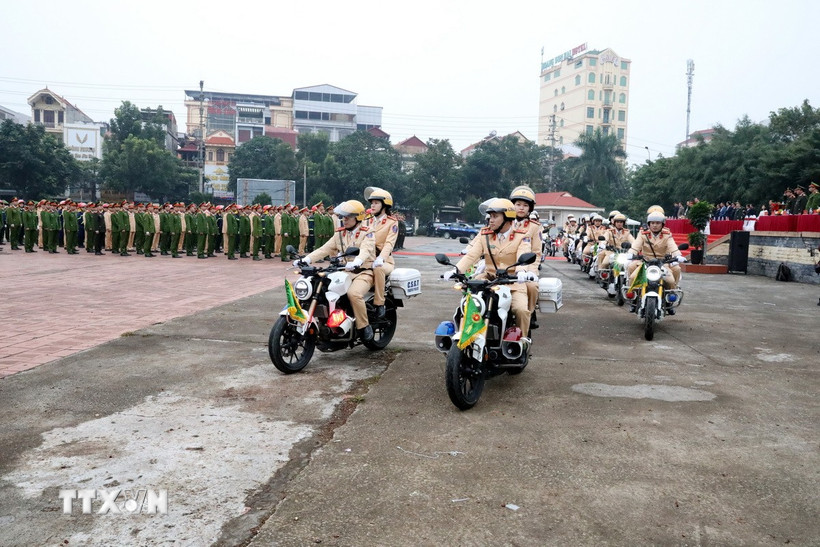 Lực lượng Công an tỉnh Lạng Sơn ra quân tấn công, trấn áp tội phạm dịp Tết Nguyên đán Bính Ngọ năm 2026. (Ảnh: Văn Đạt/TTXVN)