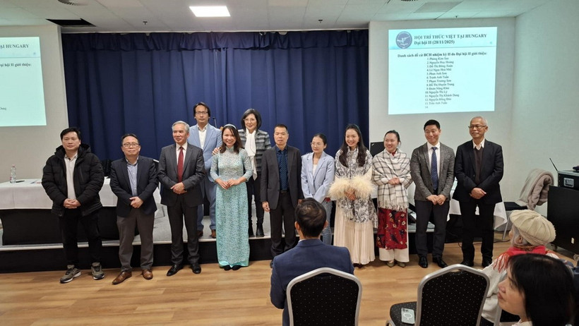 Ban Chấp hành mới của Hội. (Ảnh: Vietnam+)