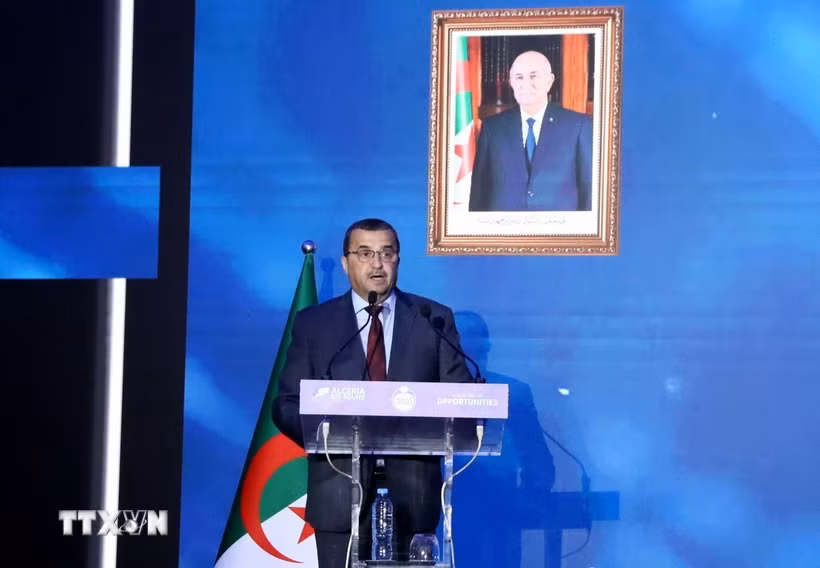 Ông Mohamed Arkab, Bộ trưởng Dầu khí Algeria phát biểu tại buổi lễ. (Ảnh: Mạnh Hùng/TTXVN)