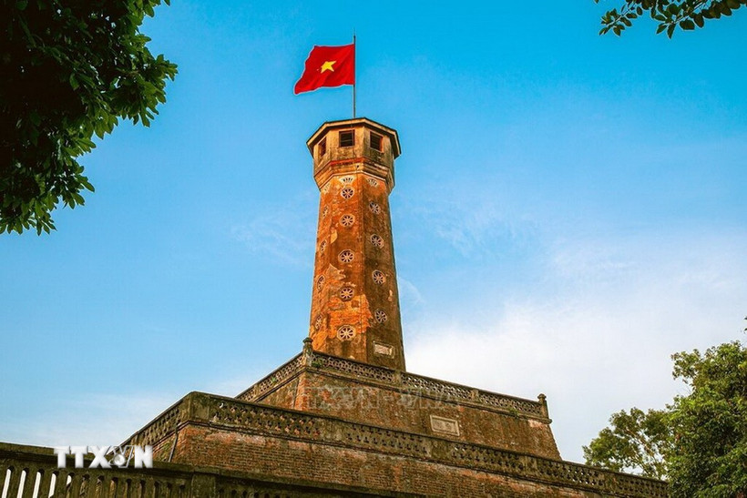 Cột cờ Hà Nội. (Ảnh: Khánh Hòa/TTXVN)
