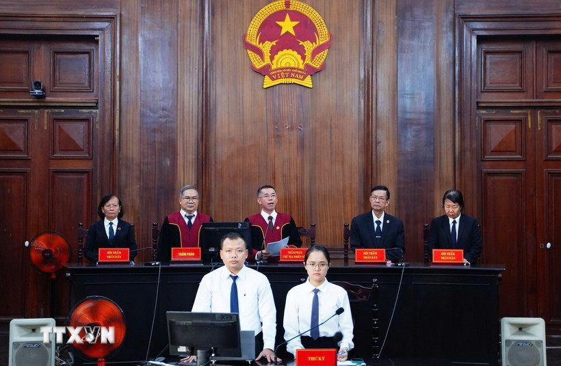 Quang cảnh phiên tòa. (Ảnh: Linh Sơn/TTXVN)