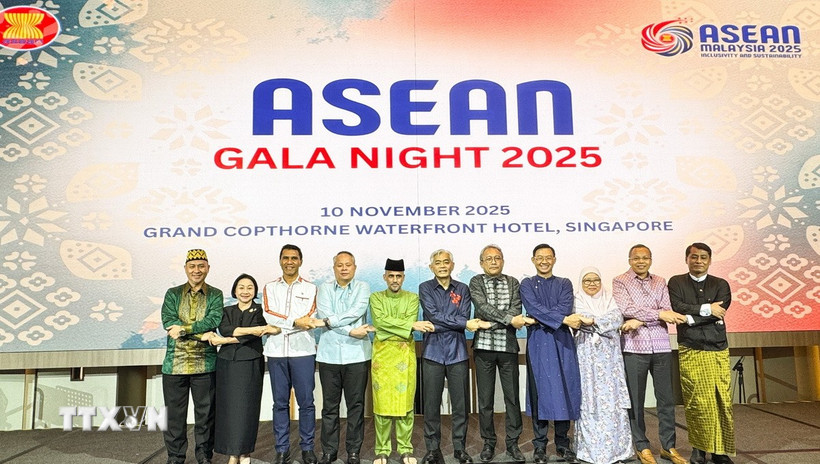 Tinh thần ASEAN thắp sáng đêm hội văn hóa nghệ thuật, ẩm thực tại Singapore