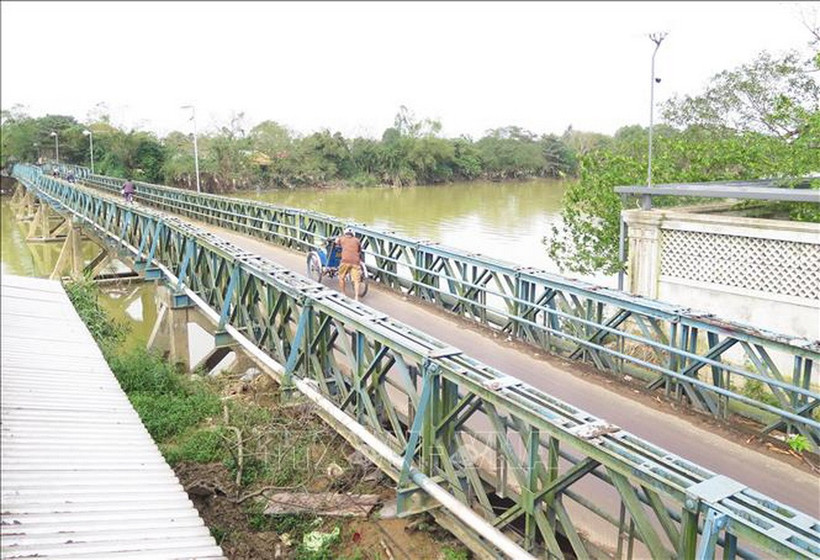 Cầu Phú Lưu (Huế) hiện nay đã xuống cấp nghiêm trọng. (Ảnh: Nguyên Lý/TTXVN)