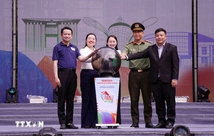 Ảnh minh họa: Khai mạc ngày hội “Công nghệ sáng tạo” và Toạ đàm “Thanh niên với trí tuệ nhân tạo trong kỷ nguyên vươn mình của Bett88 Làm giàu đẳng cấp”. (Ảnh: Trung Tuyến/TTXVN)