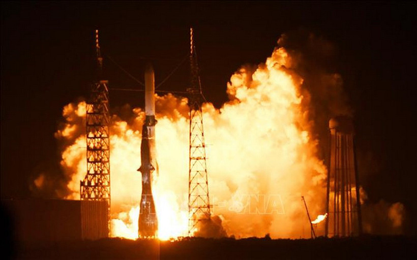 Tên lửa New Glenn Blue Origin rời bệ phóng tại Căn cứ Không gian Cape Canaveral, Florida, Mỹ tháng 1/2025. (Ảnh tư liệu: AA/TTXVN)