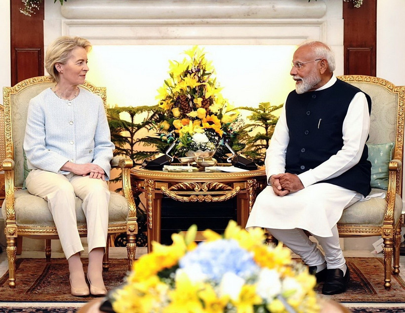 Chủ tịch EC Ursula von der Leyen và Thủ tướng Ấn Độ Narendra Modi. (Ảnh: ANI/TTXVN)