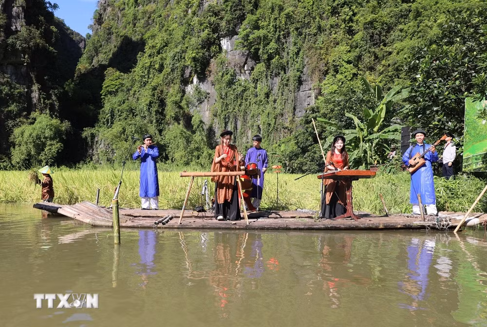 ttxvn-ninh-binh-le-hoi-sac-vang-tam-coc-nam-2026-2.jpg