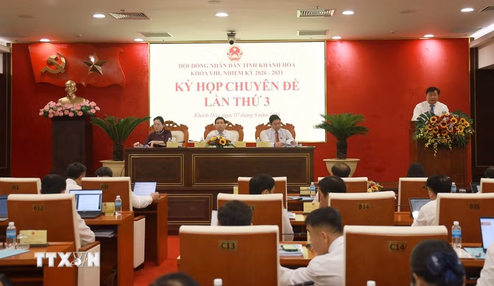 ttxvn-ky-hop-chuyen-de-lan-thu-3-hdnd-tinh-khanh-hoa-khoa-viii-2.jpg