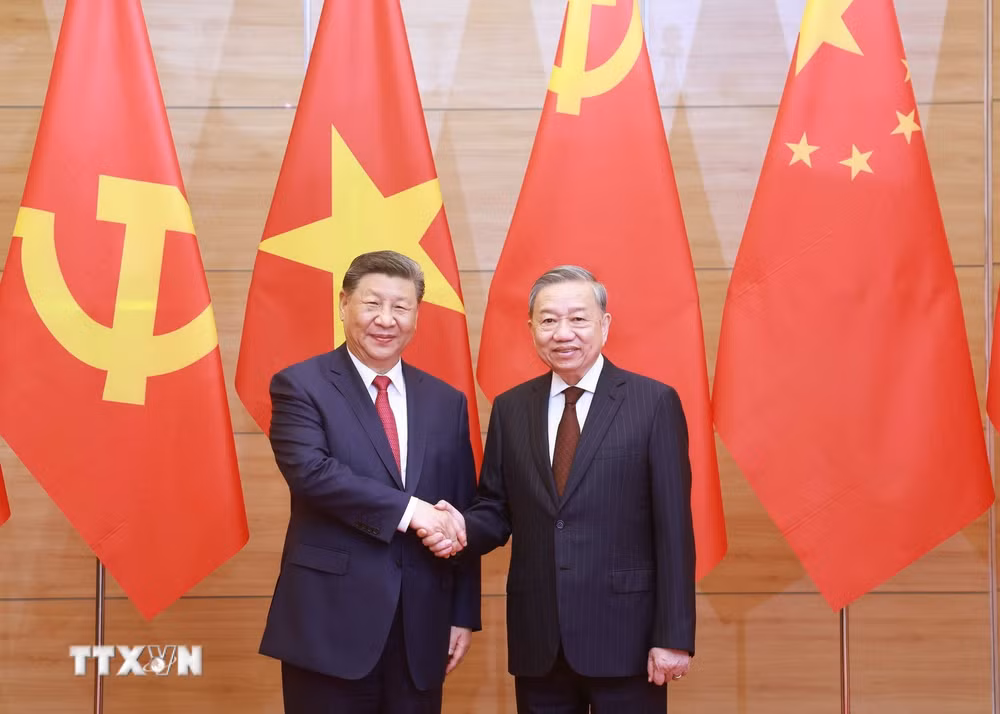 ttxvn-tiec-chieu-dai-chao-mung-tong-bi-thu-chu-tich-nuoc-trung-quoc-tap-can-binh-resize.jpg