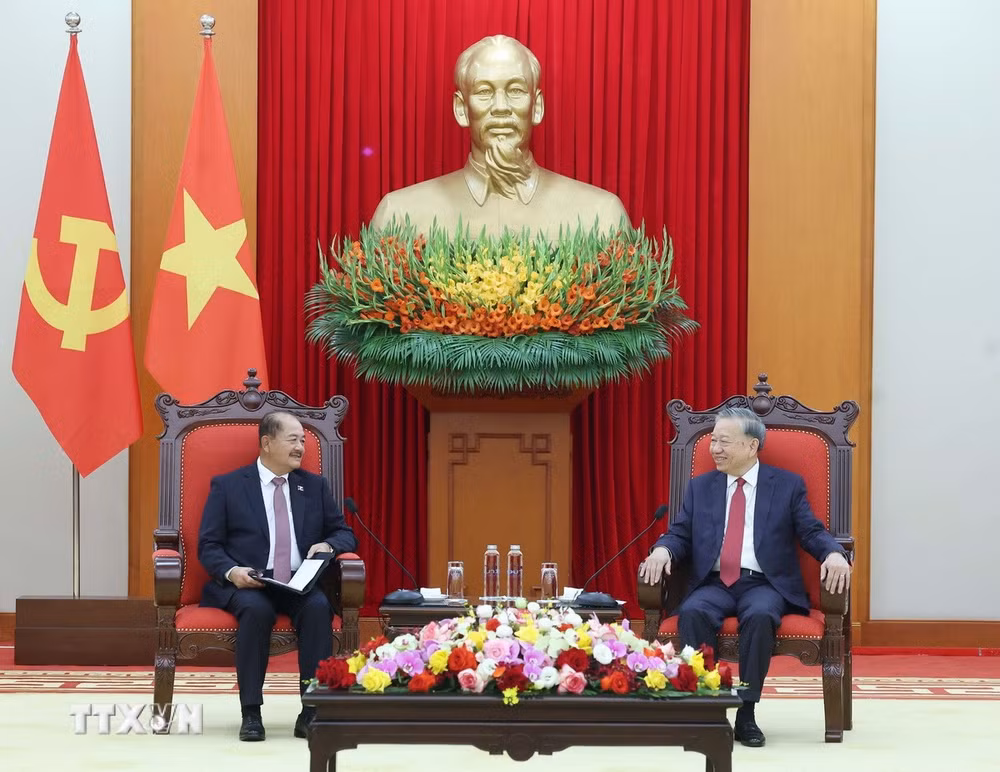 ttxvn-tong-bi-thu-to-lam-tiep-lao-2-resize.jpg