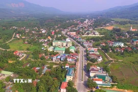Một góc thị trấn Trà Xuân, huyện Trà Bồng. (Ảnh: Đinh Hương/TTXVN)