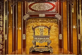 Ngai vàng triều Nguyễn ở điện Thái Hòa. (Nguồn: Báo Chính phủ)