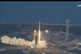 Mỹ: SpaceX phóng tàu giải cứu phi hành gia mắc kẹt trên ISS