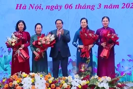 Thủ tướng: Cần có thêm giải thưởng vinh danh phụ nữ Việt Nam 