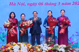 Thủ tướng: Cần có thêm giải thưởng vinh danh phụ nữ Việt Nam 