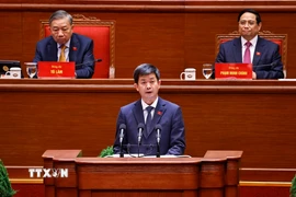 Đồng chí Lê Quang Tùng, Ủy viên Trung ương Đảng, Bí thư Thành ủy Cần Thơ, trình bày tham luận “Phát huy tiềm năng, lợi thế, tập trung xây dựng thành phố Cần Thơ trở thành trung tâm đào tạo nguồn nhân lực chất lượng cao vùng Đồng bằng Sông Cửu Long.” (Ảnh: TTXVN)