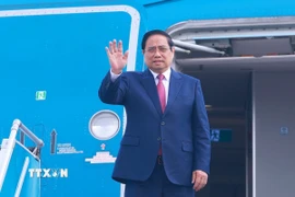 Thủ tướng Phạm Minh Chính rời Thủ đô Hà Nội sang Thủ đô Vientiane, Lào đồng chủ trì Kỳ họp lần thứ 48 Ủy ban liên Chính phủ Việt Nam-Lào. (Ảnh: Dương Giang/TTXVN)