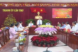 Chủ tịch Quốc hội: Thành phố Cần Thơ cần tiếp tục chăm lo Tết cho hộ nghèo