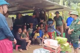 Nghệ An: Đã tiếp cận được bản Phá Mựt bị cô lập do mưa lũ 
