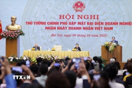 Thủ tướng Phạm Minh Chính phát biểu tại Hội nghị gặp mặt đại diện doanh nghiệp nhân Ngày doanh nhân Việt Nam. (Ảnh: Dương Giang/TTXVN)