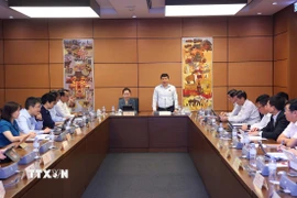 Đoàn đại biểu Quốc hội tỉnh Lâm Đồng, Nghệ An thảo luận tại tổ. (Ảnh: Văn Điệp/TTXVN)