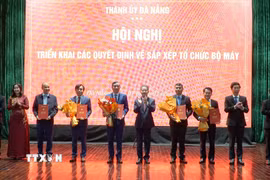 Ra mắt Đảng bộ Ủy ban Nhân dân thành phố Đà Nẵng trực thuộc Thành ủy Đà Nẵng ngày 7/2. (Ảnh: Quốc Dũng/TTXVN)