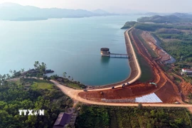 Hồ Kẻ Gỗ có dung tích 345 triệu m3, khi hoàn thành nâng cấp sẽ nâng cao khả năng an toàn. (Ảnh: Hữu Quyết/TTXVN)