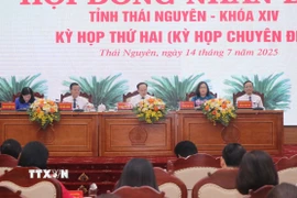 Chủ tọa chủ trì kỳ họp thứ hai, Hội đồng Nhân dân tỉnh Thái Nguyên nhiệm kỳ 2021- 2026. (Ảnh: Vũ Hoàng Giang/TTXVN)