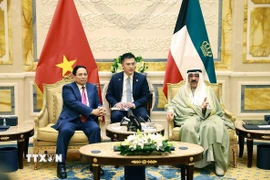 Thủ tướng Phạm Minh Chính hội kiến Quốc vương Kuwait Sheikh Meshal Al-Ahmad Al-Jaber Al-Sabah. (Ảnh: Dương Giang/TTXVN)