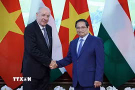 Thủ tướng Phạm Minh Chính hội kiến Tổng thống Hungary Sulyok Tamas. (Ảnh: Dương Giang/TTXVN)