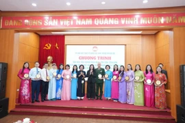 Ủy ban Mặt trận Tổ quốc Việt Nam thành phố Hà Nội biểu dương, tôn vinh các gương điển hình tiên tiến, tiêu biểu (Nguồn: Ủy ban Mặt trận Tổ quốc Việt Nam thành phố Hà Nội)