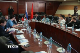 Phó Hiệu trưởng phụ trách chính sách cán bộ MGIMO Vladimir Morozov phát biểu khai mạc. (Ảnh: Quang Vinh/TTXVN)