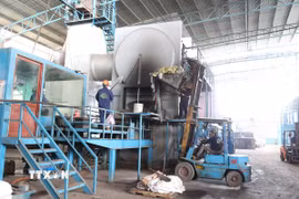 Xử lý rác thải. Ảnh minh họa, (Ảnh: Thanh Tân/TTXVN)