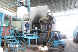 Xử lý rác thải. Ảnh minh họa, (Ảnh: Thanh Tân/TTXVN)