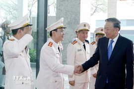 Tổng Bí thư Tô Lâm thăm, chúc Tết Cục An ninh điều tra (Bộ Công an). (Ảnh: Thống Nhất/TTXVN)