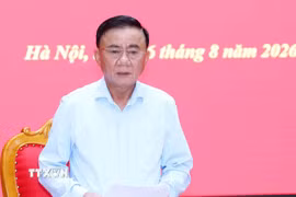 Đồng chí Trần Cẩm Tú, Ủy viên Bộ Chính trị, Thường trực Ban Bí thư, Bí thư Đảng ủy các cơ quan Đảng Trung ương phát biểu kết luận hội nghị. (Ảnh: Phương Hoa/TTXVN)
