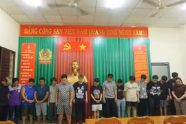 Một số đối tượng bán "bóng cười" bị bắt giữ. (Nguồn: Cơ quan Công an)