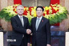 Chủ tịch nước Lương Cường tiếp Chủ tịch Quốc hội Hungary Kover Laszlo. (Ảnh: Lâm Khánh/TTXVN)