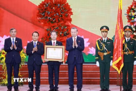 Tổng Bí thư Tô Lâm trao Huân chương Lao động hạng Nhất cho Đảng bộ, chính quyền và nhân dân Thành phố Đà Nẵng. (Ảnh: Thống Nhất/TTXVN)
