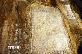 Trải qua gần 700 năm, văn bia vẫn còn nguyên vẹn không bị tác động bởi phong hóa hay thời tiết. (Ảnh: TTXVN phát)