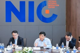 Phó Thủ tướng Chính phủ Nguyễn Chí Dũng, Trưởng Ban Chỉ đạo quốc gia về phát triển ngành công nghiệp bán dẫn phát biểu. (Ảnh: Lê Đông/TTXVN)