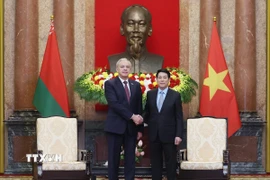 Chủ tịch nước Lương Cường tiếp Chủ tịch Hạ viện Cộng hòa Belarus Igor Sergeenko. (Ảnh: Lâm Khánh/TTXVN)