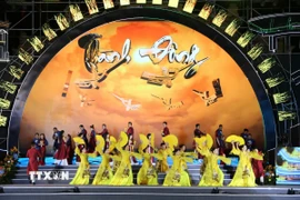 Toàn cảnh Chương trình nghệ thuật “Rạng rỡ Hải Phòng”. (Ảnh: Hoàng Ngọc/TTXVN)