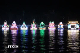 Hoa đăng trưng bày trong Ngày hội Du lịch - Đêm hoa đăng Ninh Kiều năm 2024. (Ảnh: Trung Kiên/TTXVN)