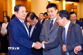 Chủ tịch Quốc hội Trần Thanh Mẫn và đại biểu dự gặp mặt. (Ảnh: Doãn Tấn/TTXVN)