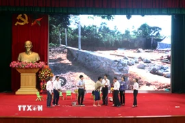 Một tiết mục thi tìm hiểu pháp luật. (Nguồn: TTXVN)