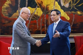 Thủ tướng Phạm Minh Chính tiếp ông Takebe Tsutomu, Cố vấn đặc biệt Liên minh Nghị sỹ hữu nghị Nhật Bản-Việt Nam. (Ảnh: Dương Giang/TTXVN)