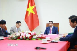 Thủ tướng Phạm Minh Chính điện đàm với Thủ tướng Malaysia Anwar Ibrahim. (Ảnh: Dương Giang/TTXVN)