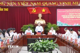 Quang cảnh buổi làm việc của Đoàn kiểm tra, giám sát số 28 của Bộ Chính trị với Ban Thường vụ Thành ủy Cần Thơ. (Ảnh: Ngọc Thiện/TTXVN)